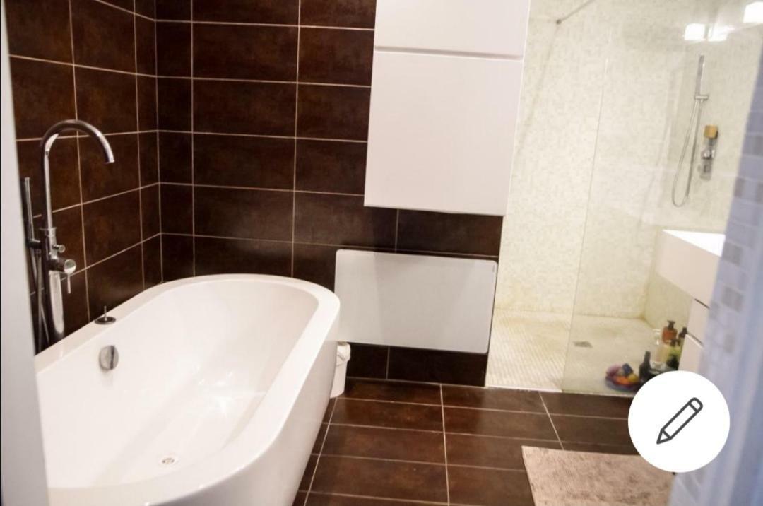 Grand Appartement Haussmannien 160M2 Besançon Exterior foto